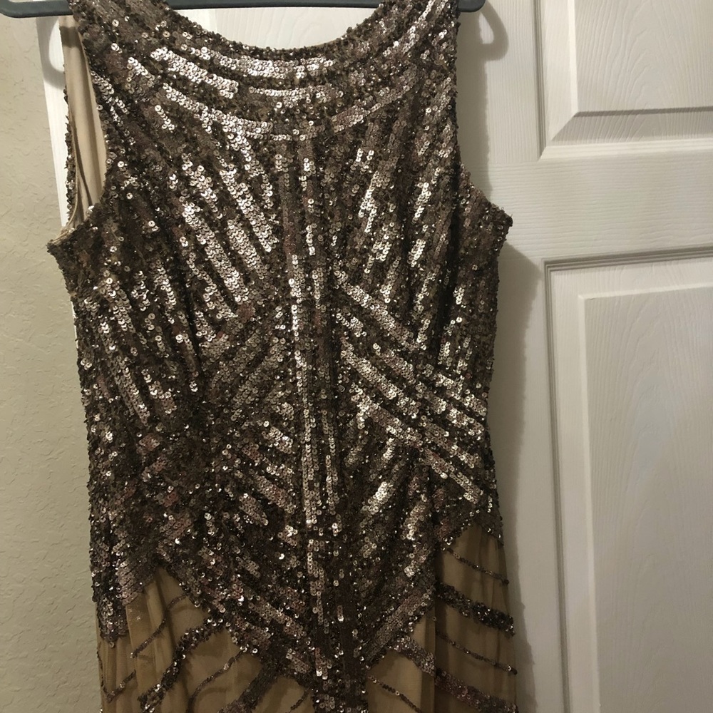 Glitz and glam with this exquisite beaded gown by Adrianna Papell sz 16